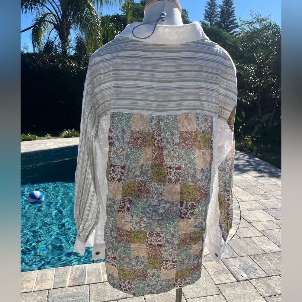 POL oversized Patchwork SIZE SMALL button down. - Picture 7 of 12